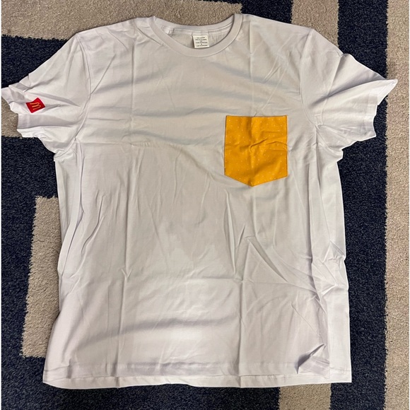 McDonald’s Sesame Seed Bun Big Mac Pocket T-Shirt - Picture 3 of 3